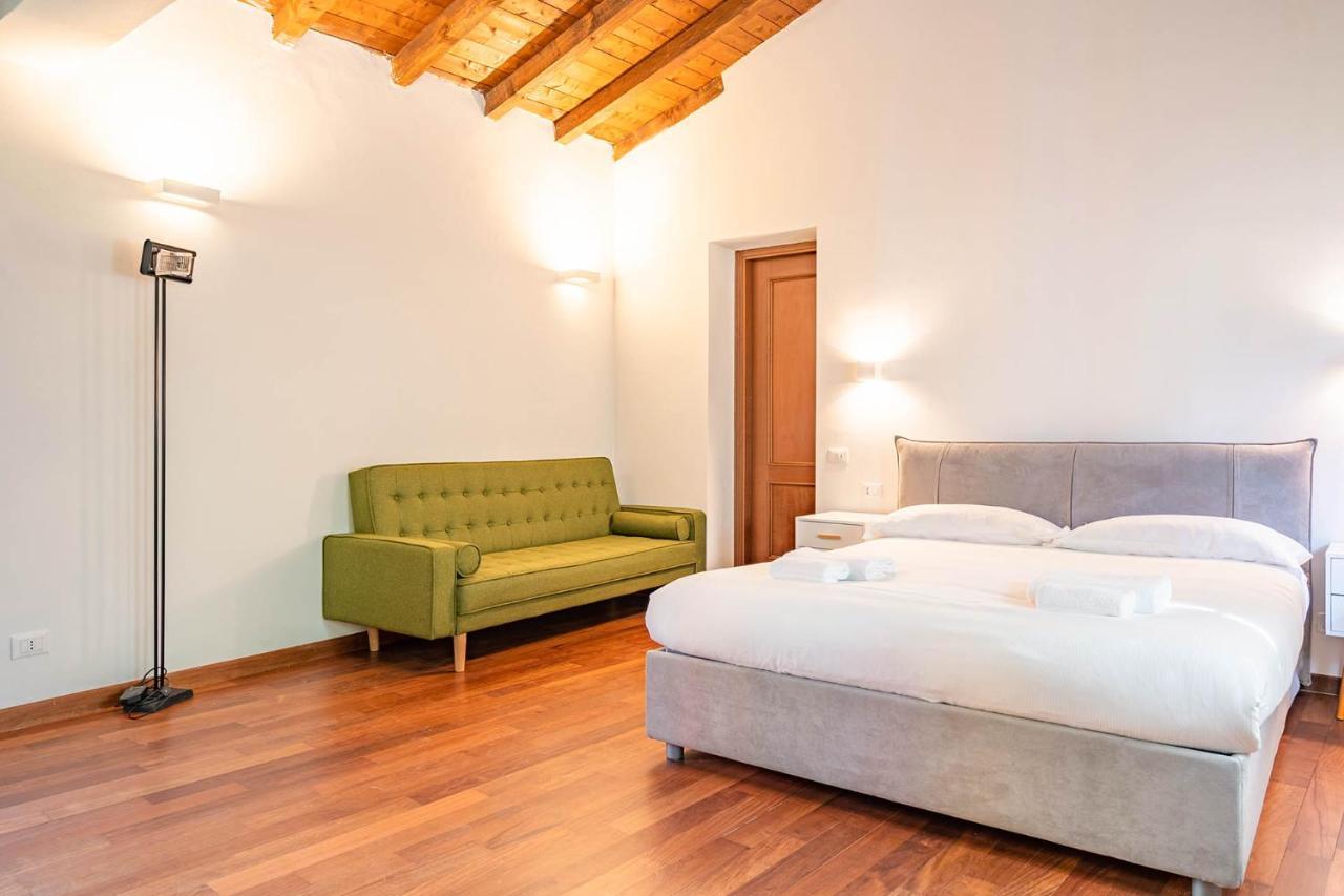 Appartamento Le Guglie In Piazza Castello - Centro Storico Милан Экстерьер фото